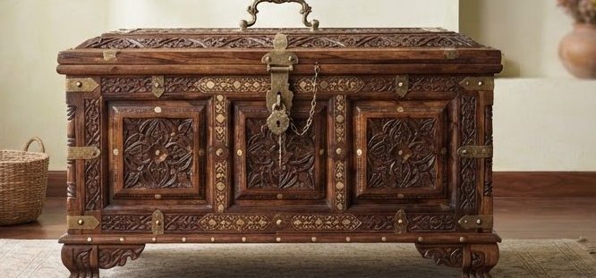 Heritage Bridal Chest — alternate view